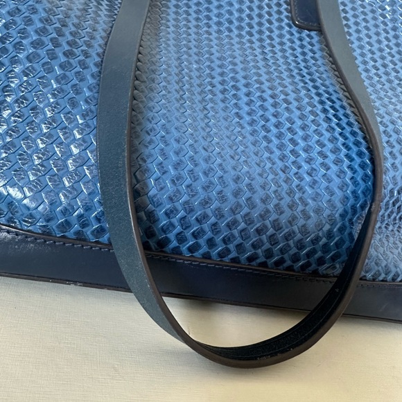 SOLD Hard to find Dooney & Bourke Blue Woven shoulder shopper tote bag handbag - Picture 6 of 16